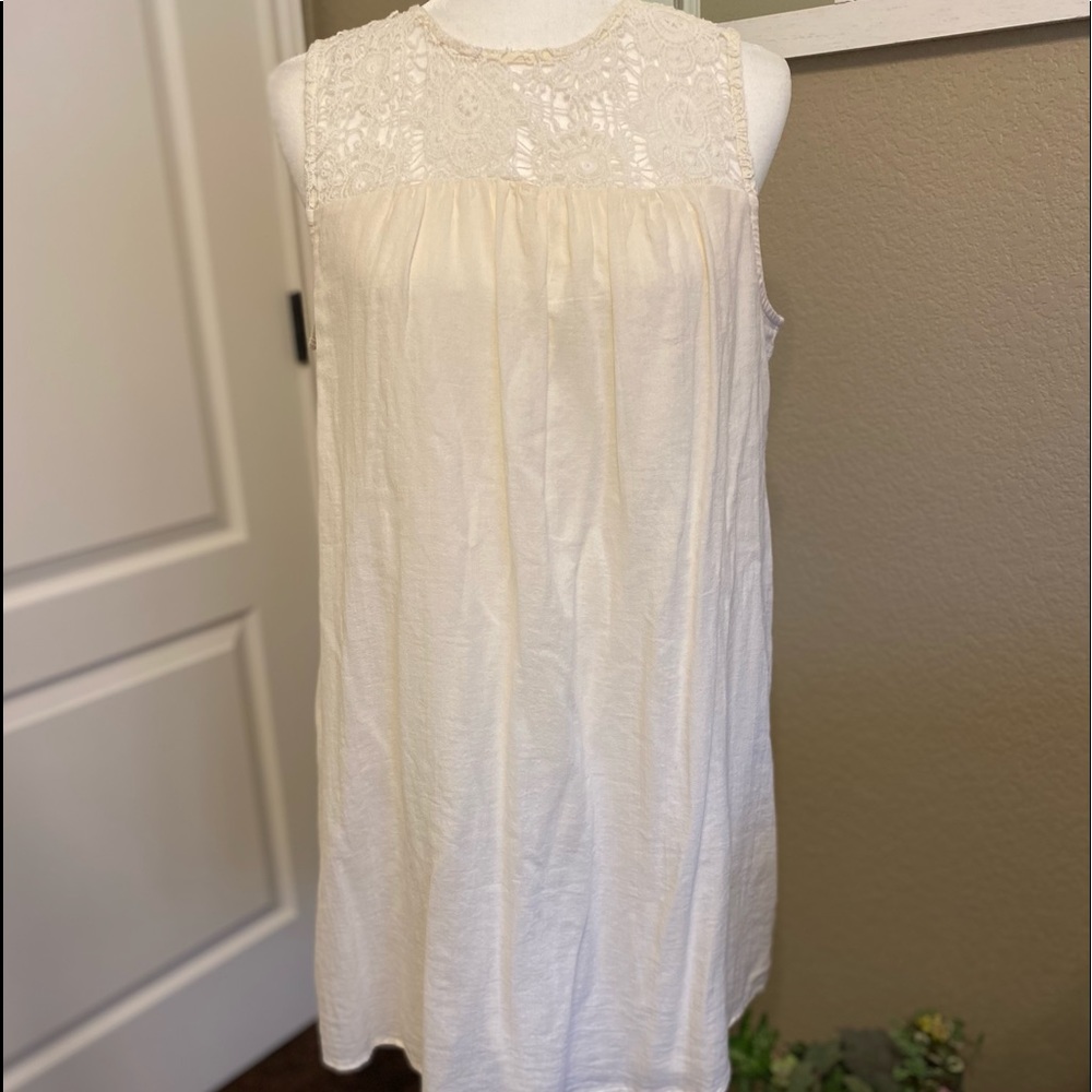 Old Navy Cream Dress with Lace Yoke Size Large Petite